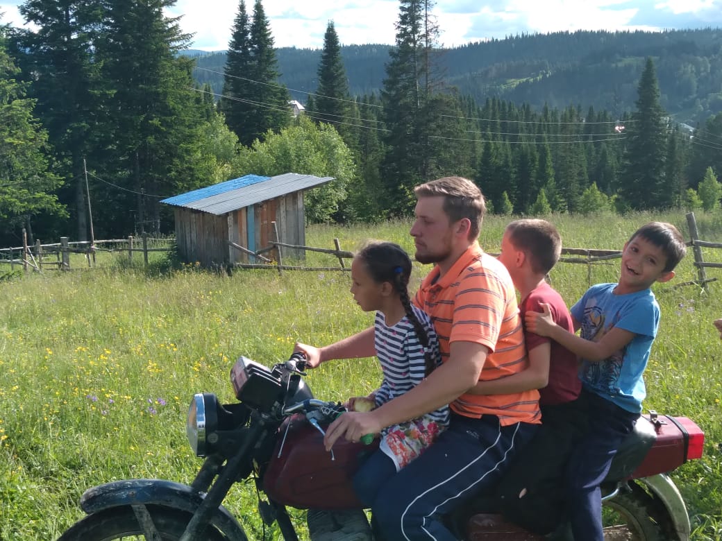 Летнее общение детей в Сибири, чьи родители прошли Братские и Сестринские  дома » Хорошие пристани